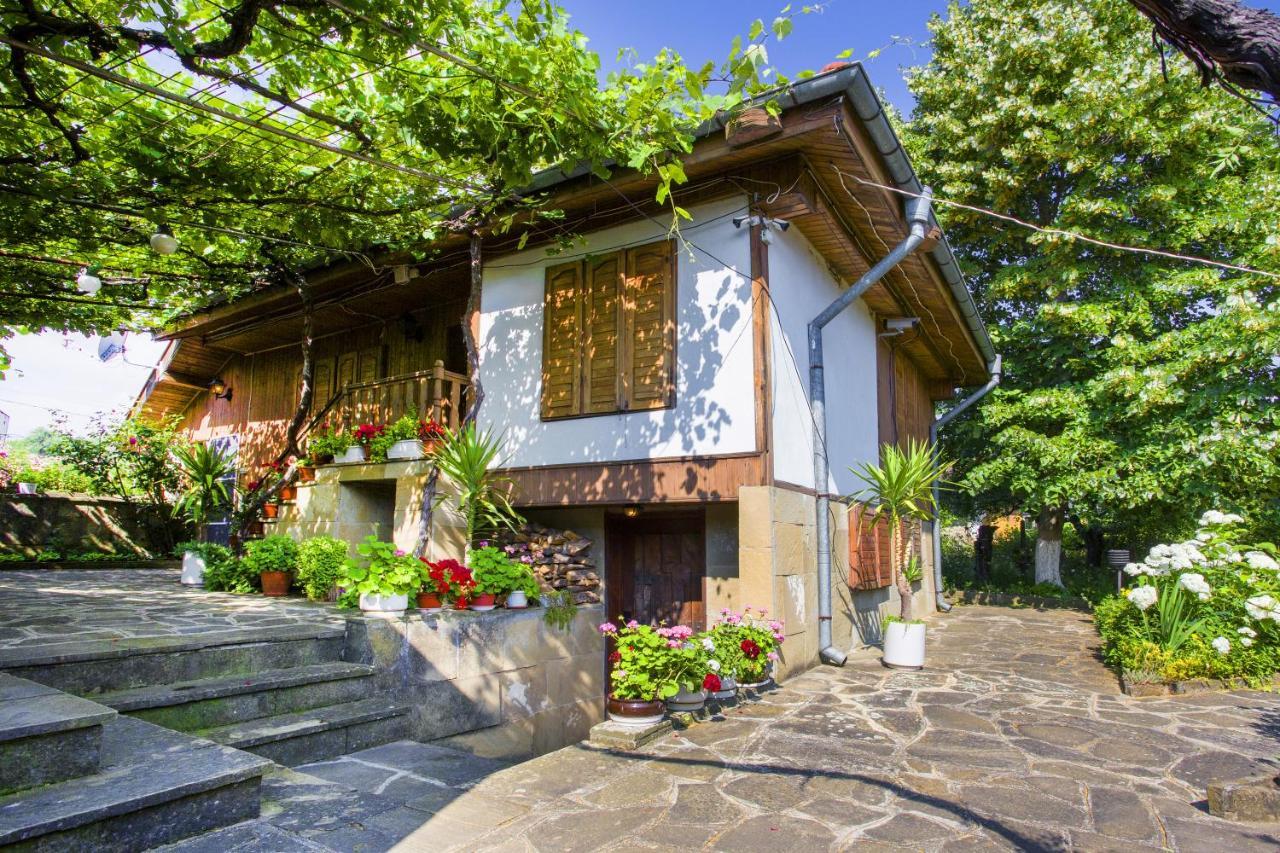 Хаджикольовата Къща Medven Exterior foto